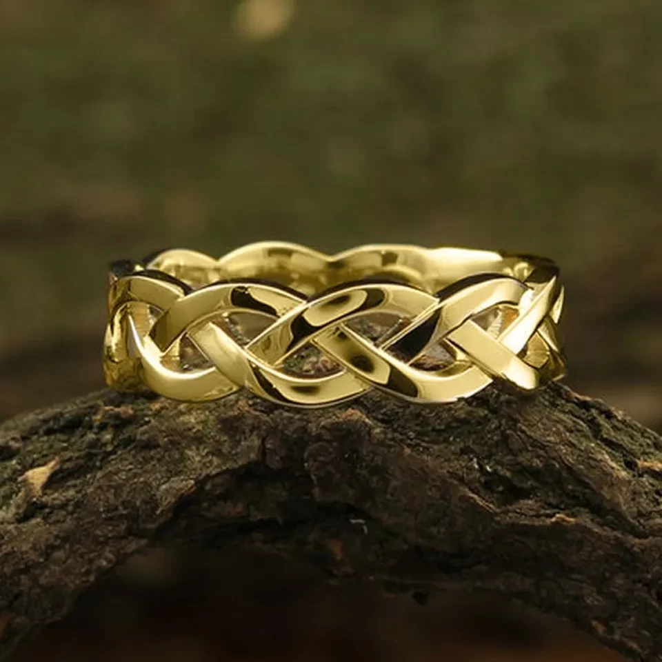 GOLD CRISS CROSS  BAND RING