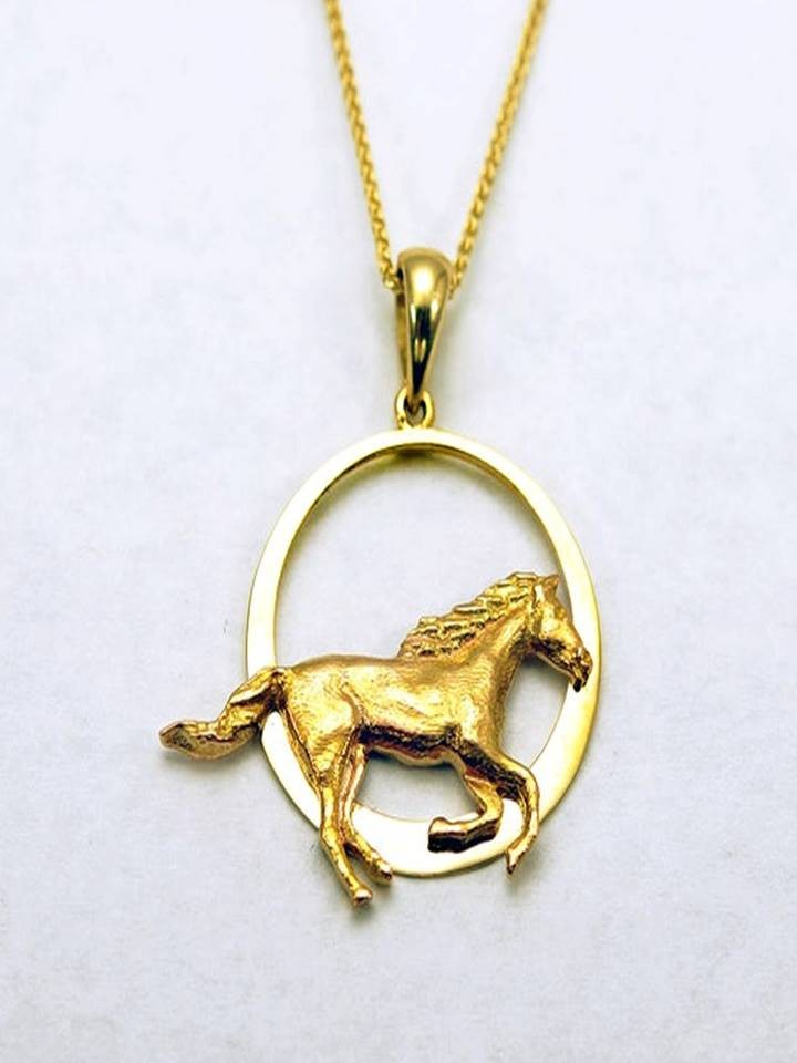 18 Kt Real Solid Yellow Gold Running Horse In Circlet Chain Necklace Pendant